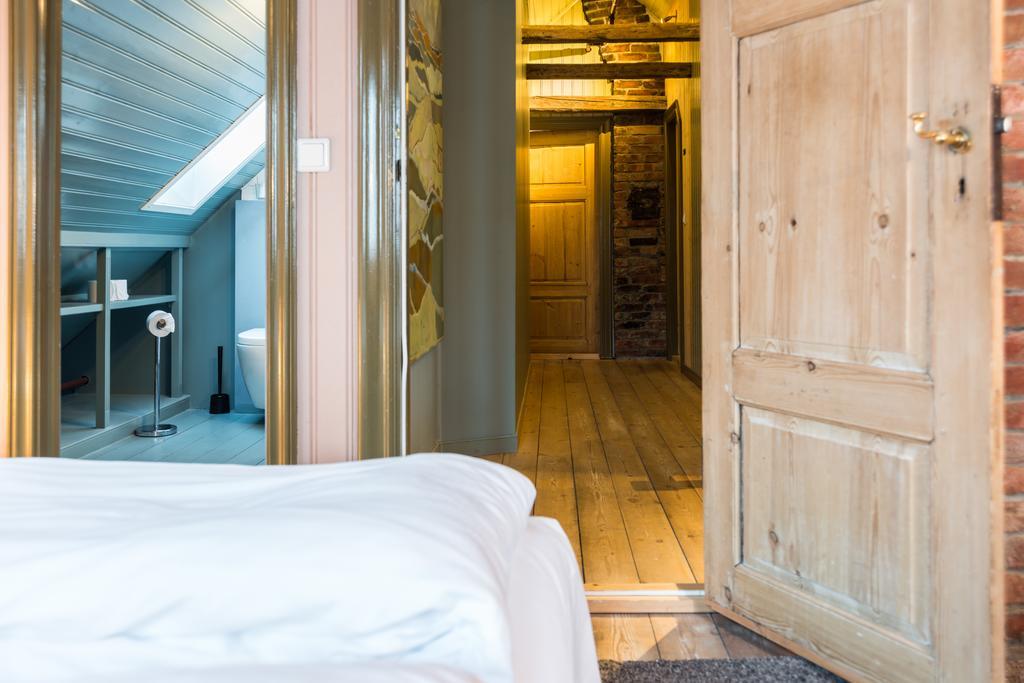 Double Room Private Bathroom