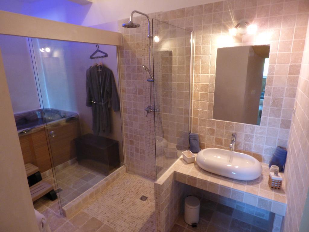 Chambre Lit Queen-Size avec Baignoire Spa
