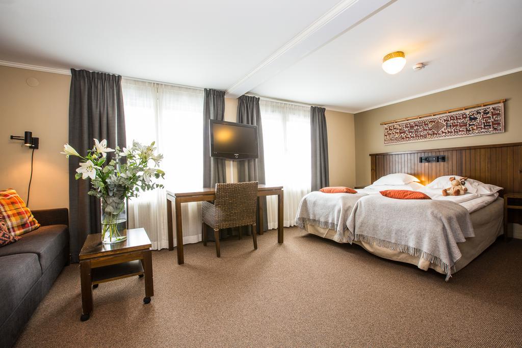 Deluxe Double or Twin Room