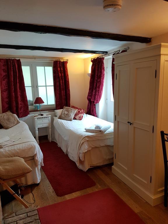 Twin Room with Shower