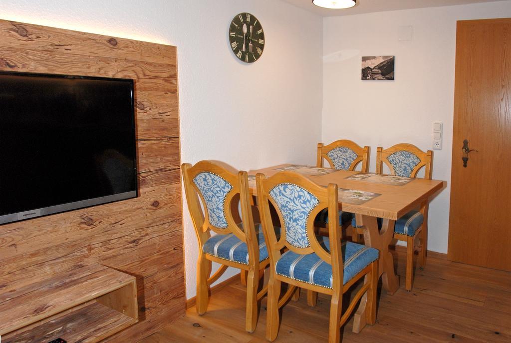 Apartment mit Balkon