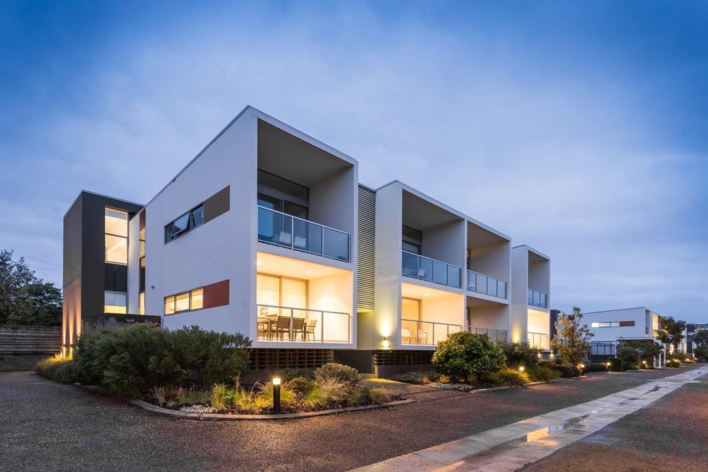 Three Bedroom Townhouse - Garden View