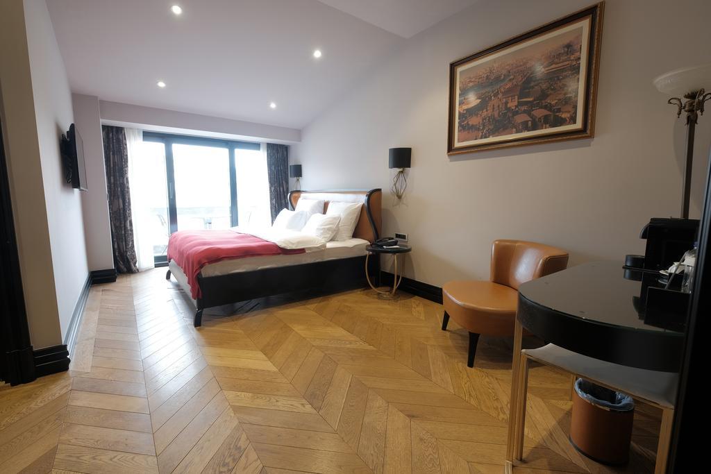 Superior Double Room with Galata Tower View and Balcony,395626074:JPEG