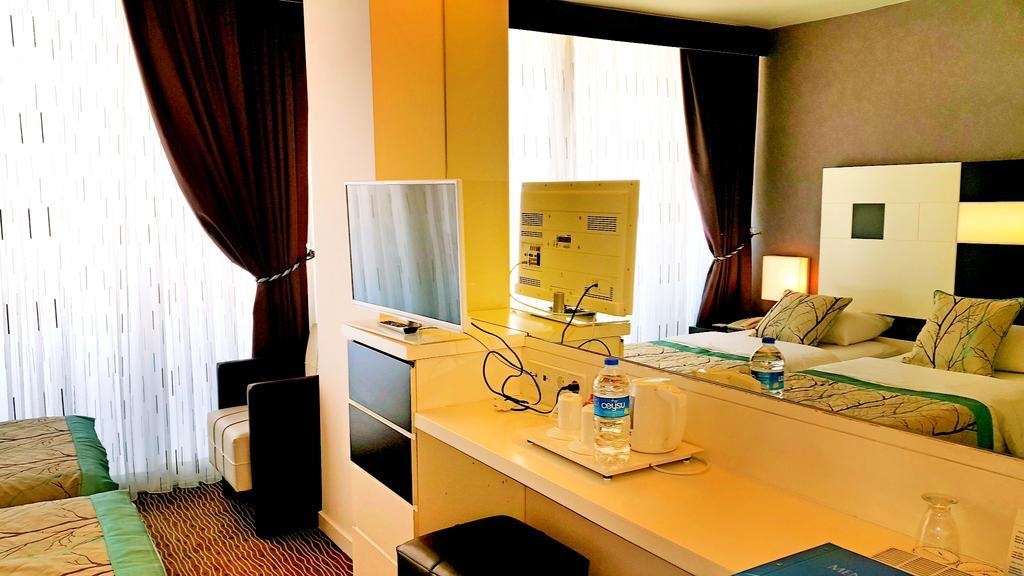 Standard Double or Twin Room Side Sea View