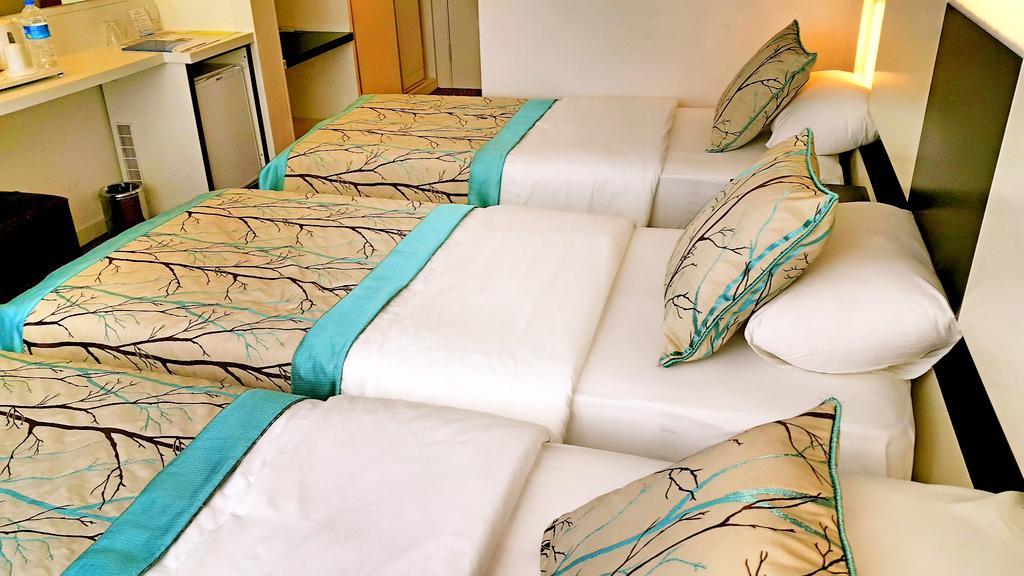 Standard Triple Room Side Sea View