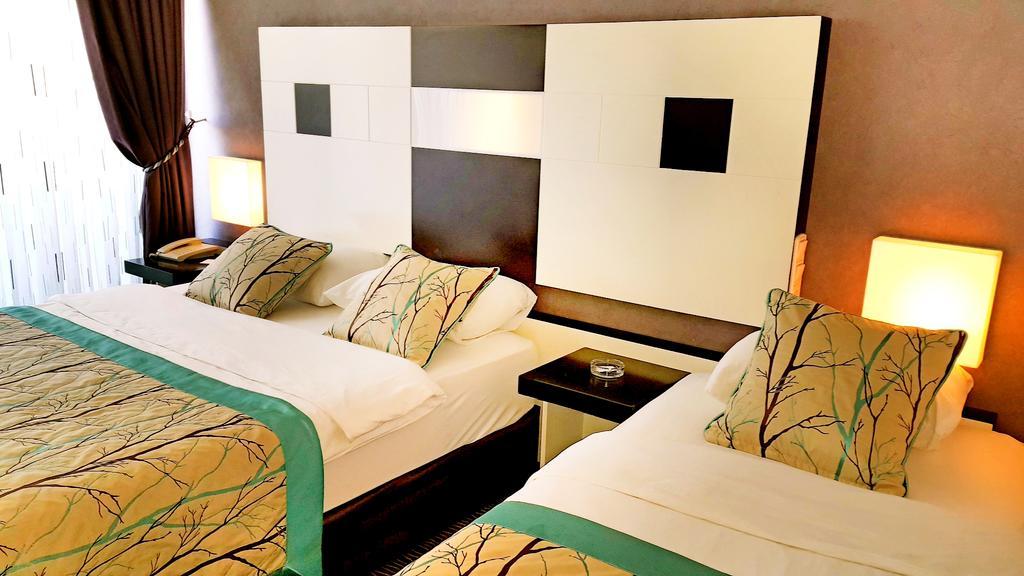 Standard Triple Room Side Sea View