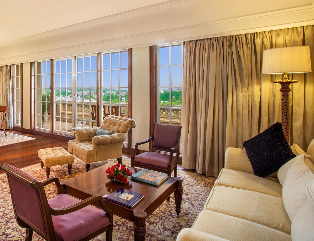 Luxe Suite met 2 Balkons en Uitzicht op de Taj Mahal
