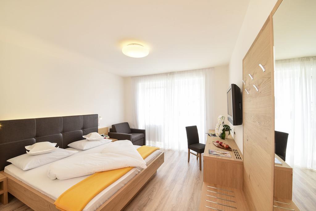 Doppelzimmer mit Gartenblick