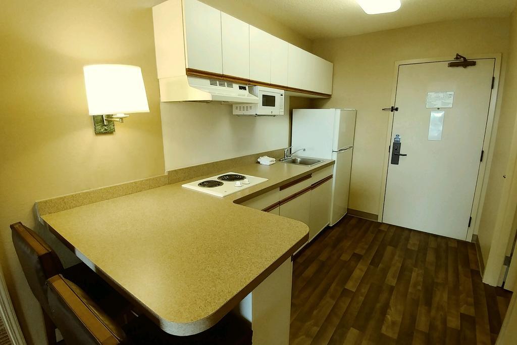 One Bedroom Suite with 2 Queen Beds - Non-Smoking