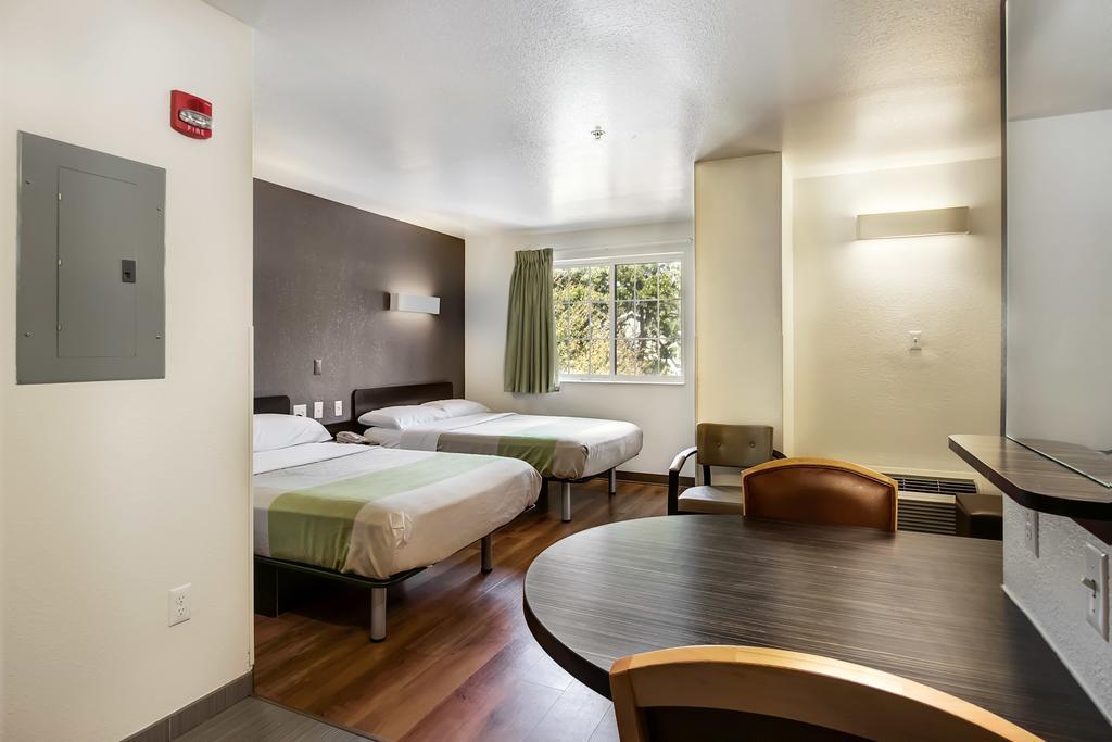 Quadruple Room - Non-Smoking