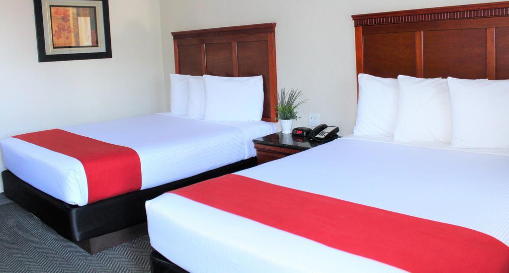 Standard Double Queen Room