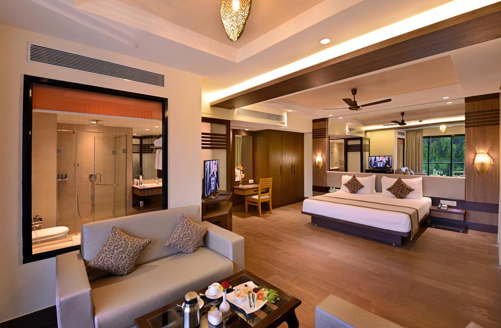 Luxury Suite - Royale Wing