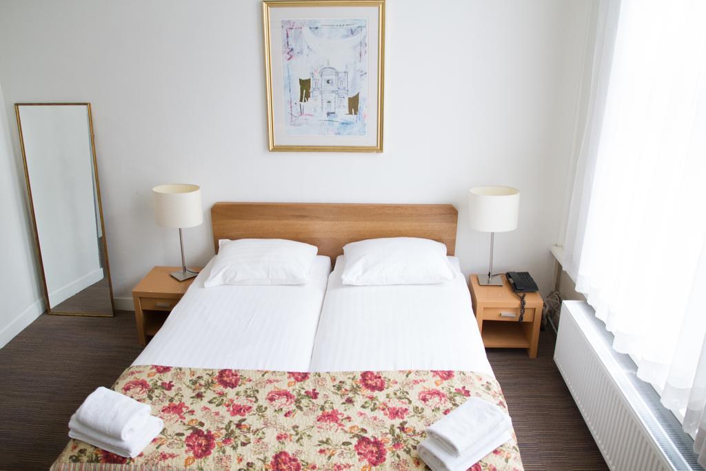 Standard Twin Room,1039155889:JPEG