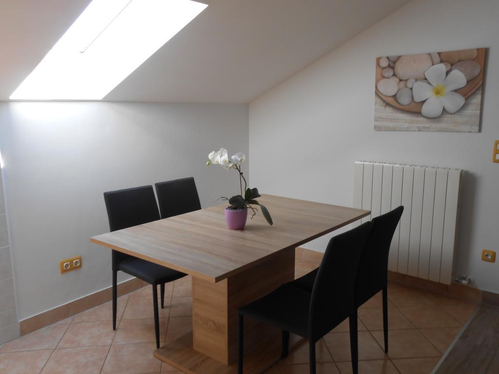 Two-Bedroom Suite,397325667:JPEG