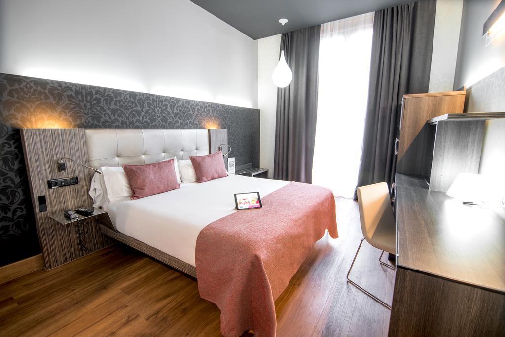 Chambre Double ou Lits Jumeaux (1-2 Adultes)