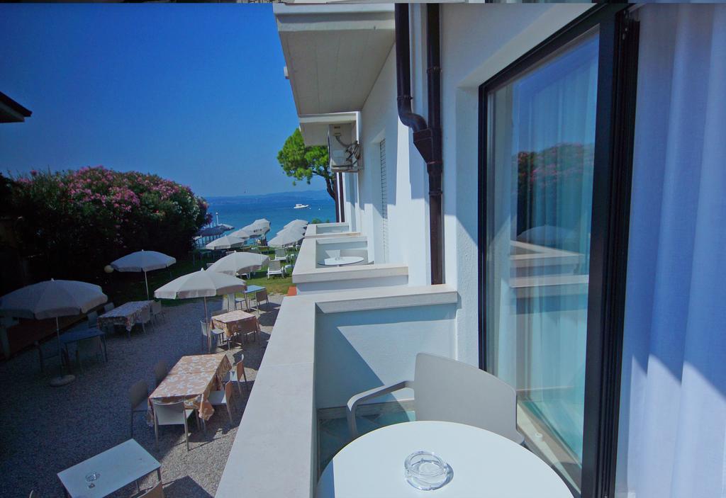 Prestige Room with Balcony and Partial Lake View