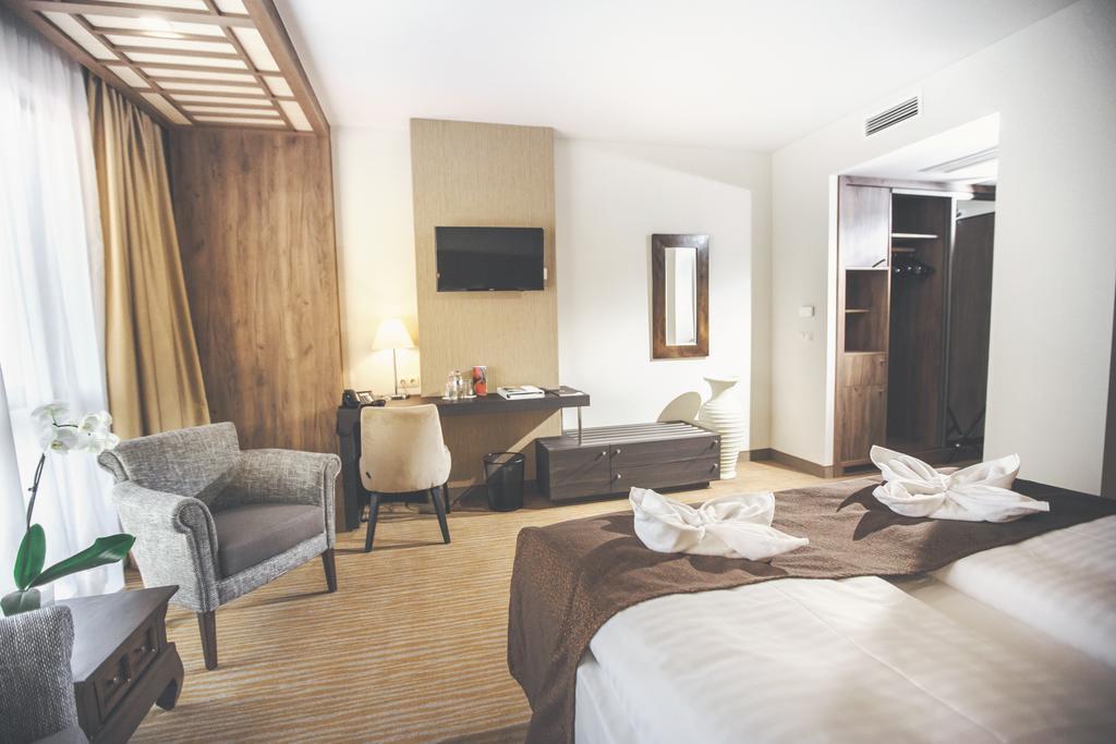 Premium Connecting Room with Balcony