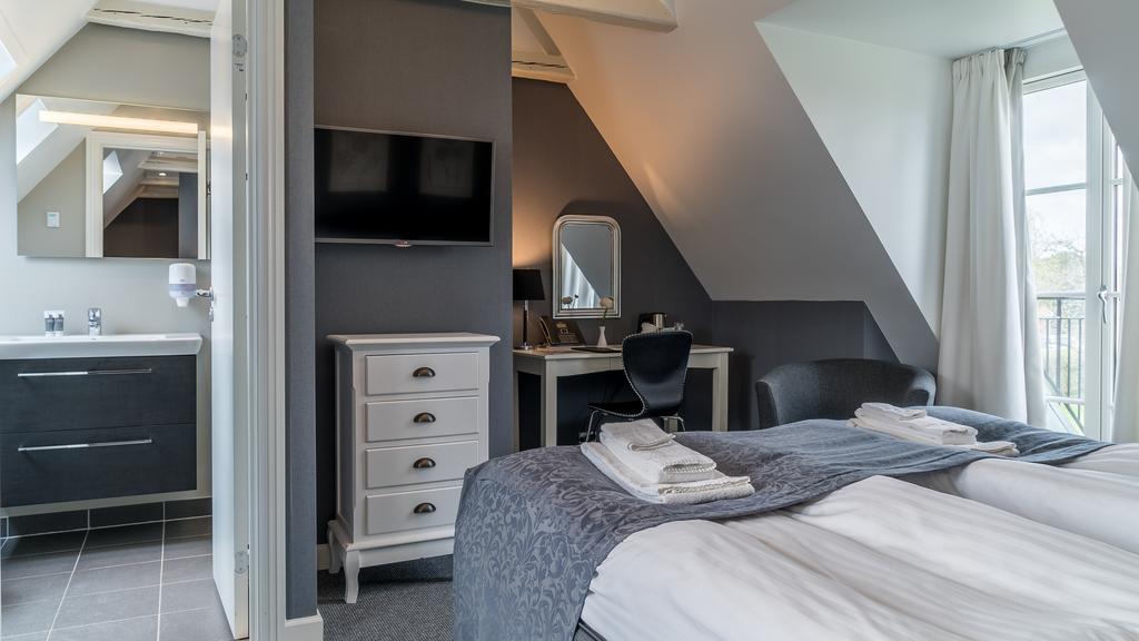 Double Room with Balcony,1371061181:JPEG