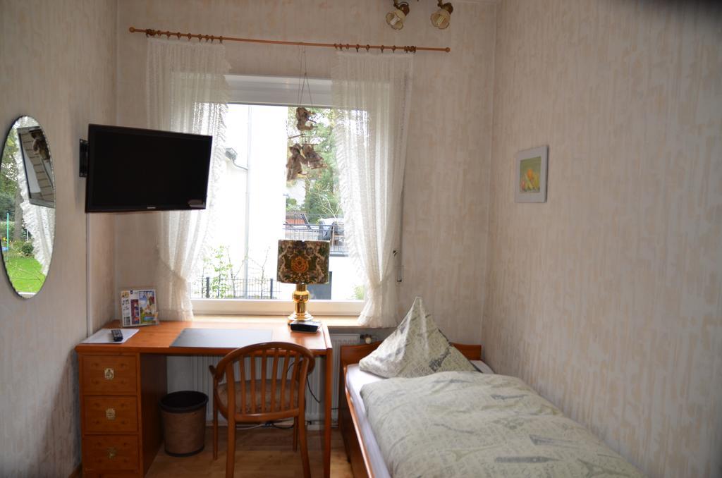 Einzelzimmer mit WC und Etagenbad
