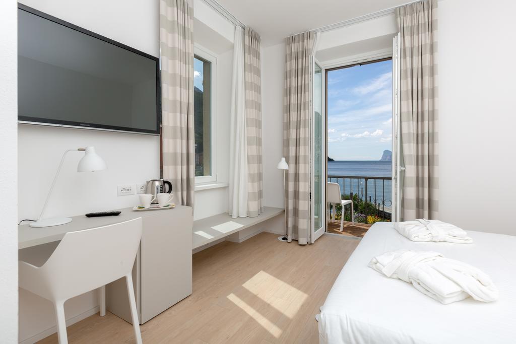 Superior Doppelzimmer mit Seeblick und einer Terrasse