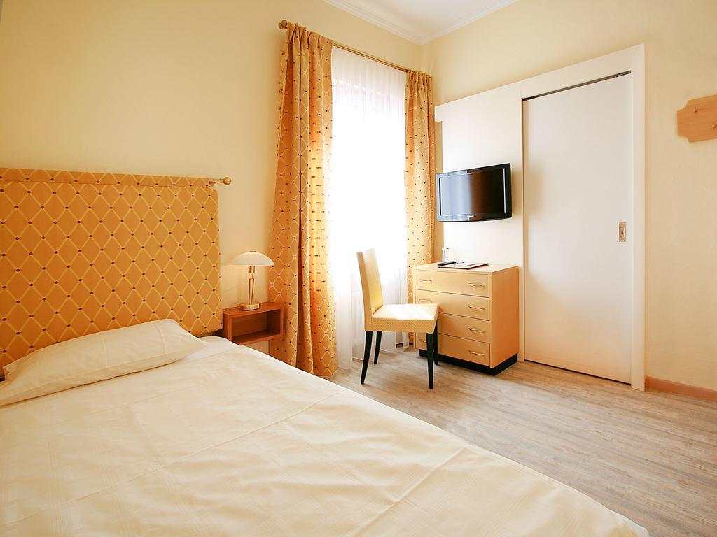 Classic Single Room