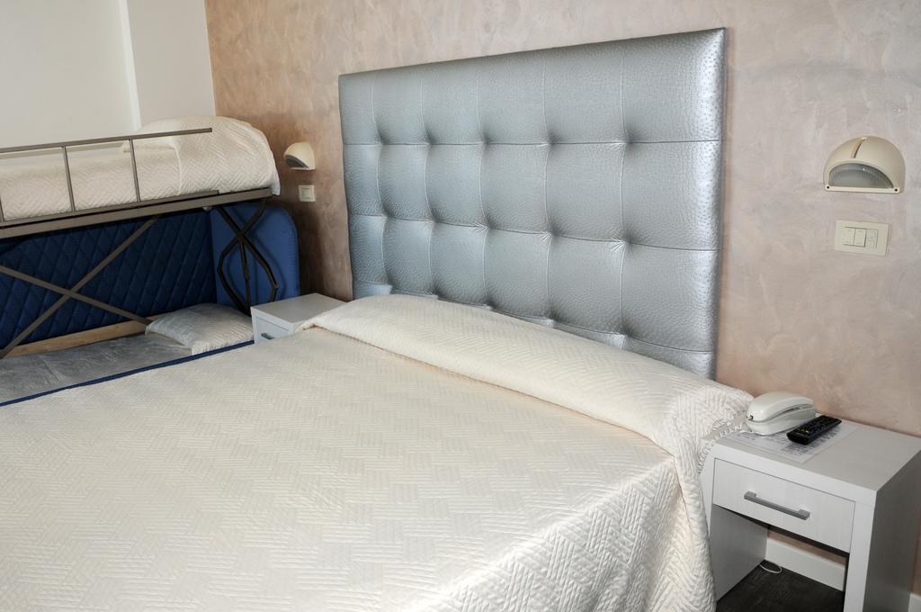 Triple Room with Sea View
