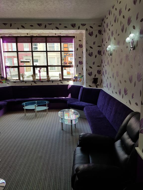 Tweepersoonskamer met Gedeelde Badkamer