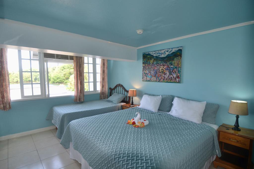 Standard Double Room with Air Conditioning
