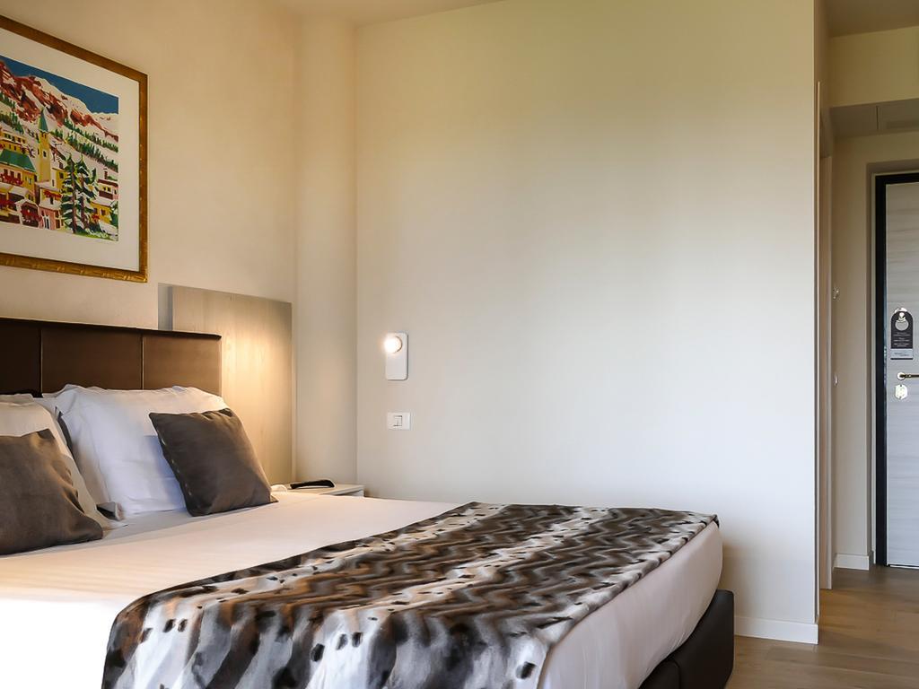 One-Bedroom King Suite with Sofa Bed - Non-Smoking