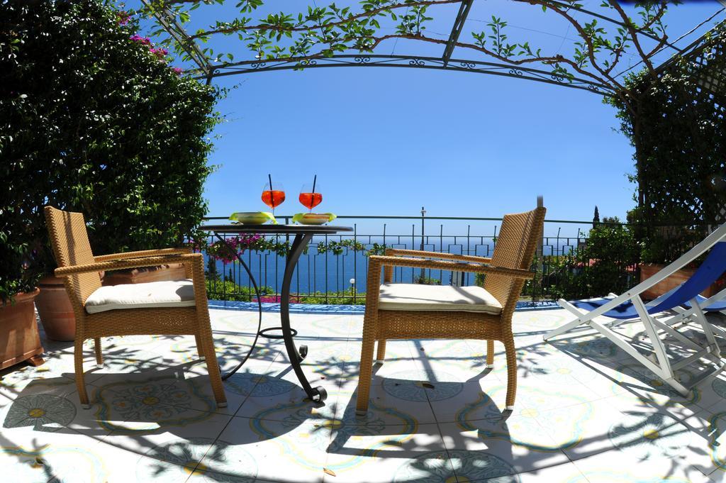 Double or Twin Room with Terrace and Sea View