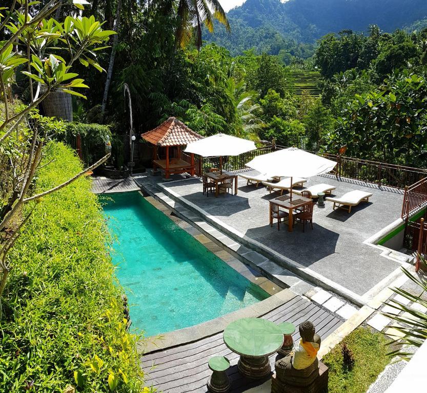 Suite with Mountain View