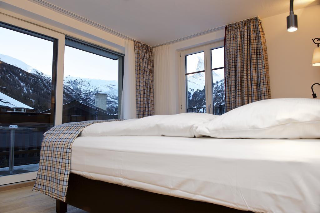 Panorama Double Room Balcony Matterhorn View,679706529:JPEG