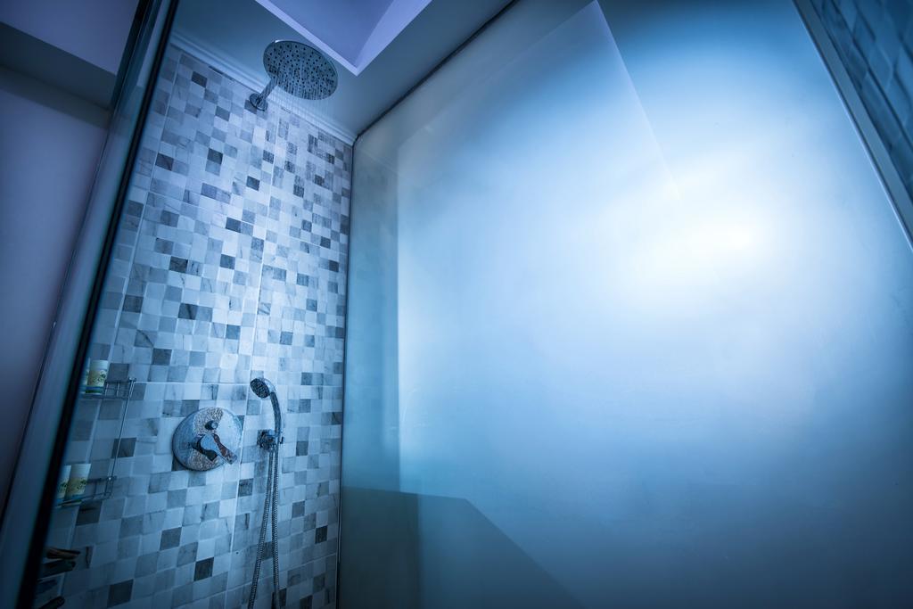 Superior Suite with Outdoor Hydrojet and Sea View