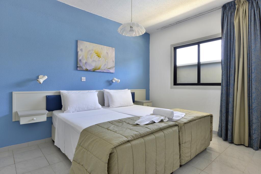 One-Bedroom Family Apartment with View