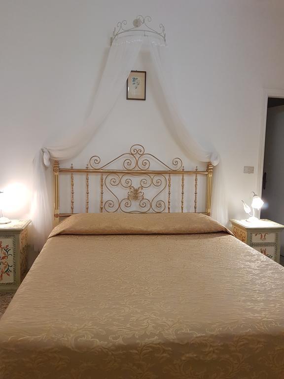 Eenpersoonskamer met Gedeelde Badkamer