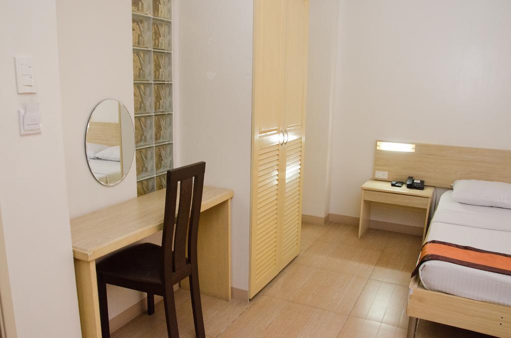 Deluxe Queen Room