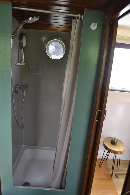 Boat shower separate toilet,403896030:JPEG