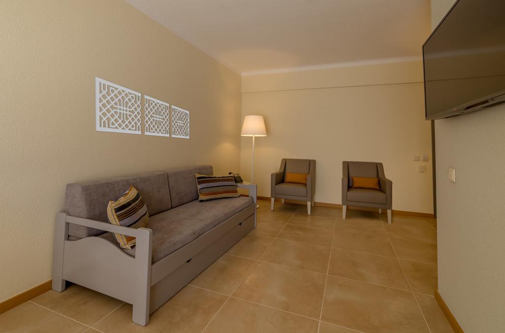 One-Bedroom Standard Apartment,404134440:JPEG