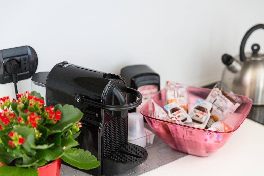 One-Bedroom Apartment,404233935:JPEG