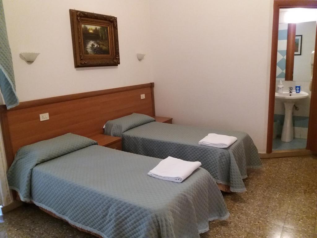 Quarto Superior com Cama de Casal ou 2 de Solteiro