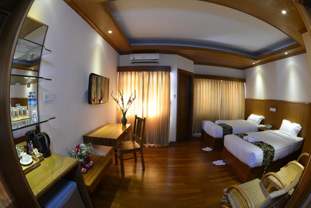 Deluxe Double or Twin Room with Balcony