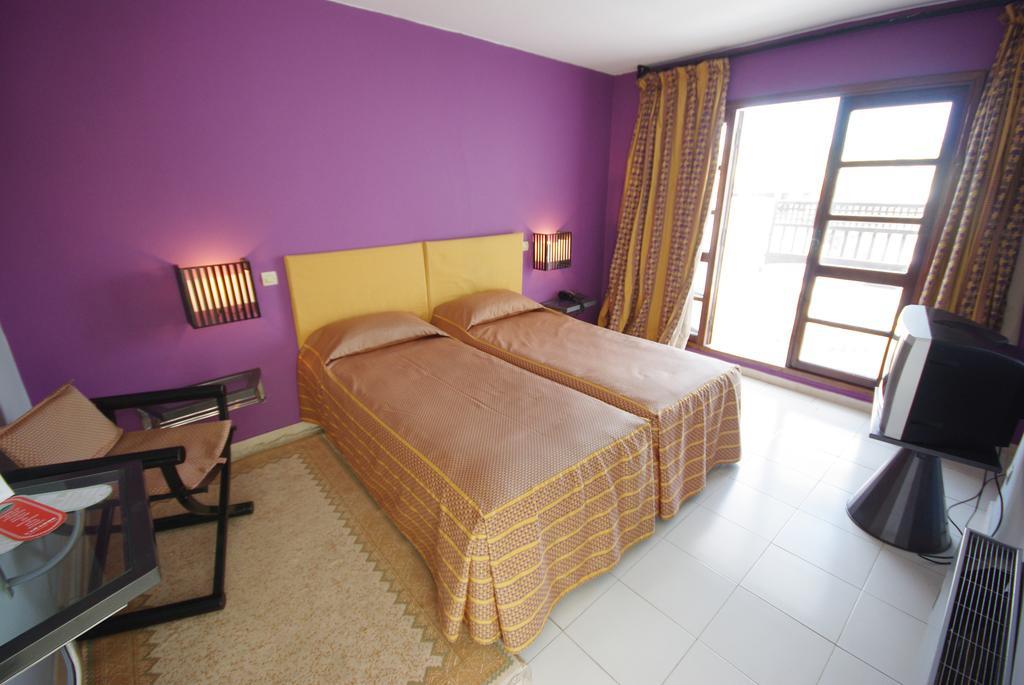 Single Room,404582853:JPEG