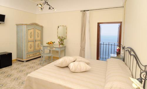 Queen Suite with Sea View