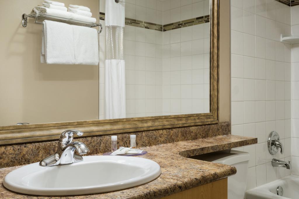 Quarto Queen Econômico com 2 Camas Queen-size - Vista Limitada/Não Fumantes