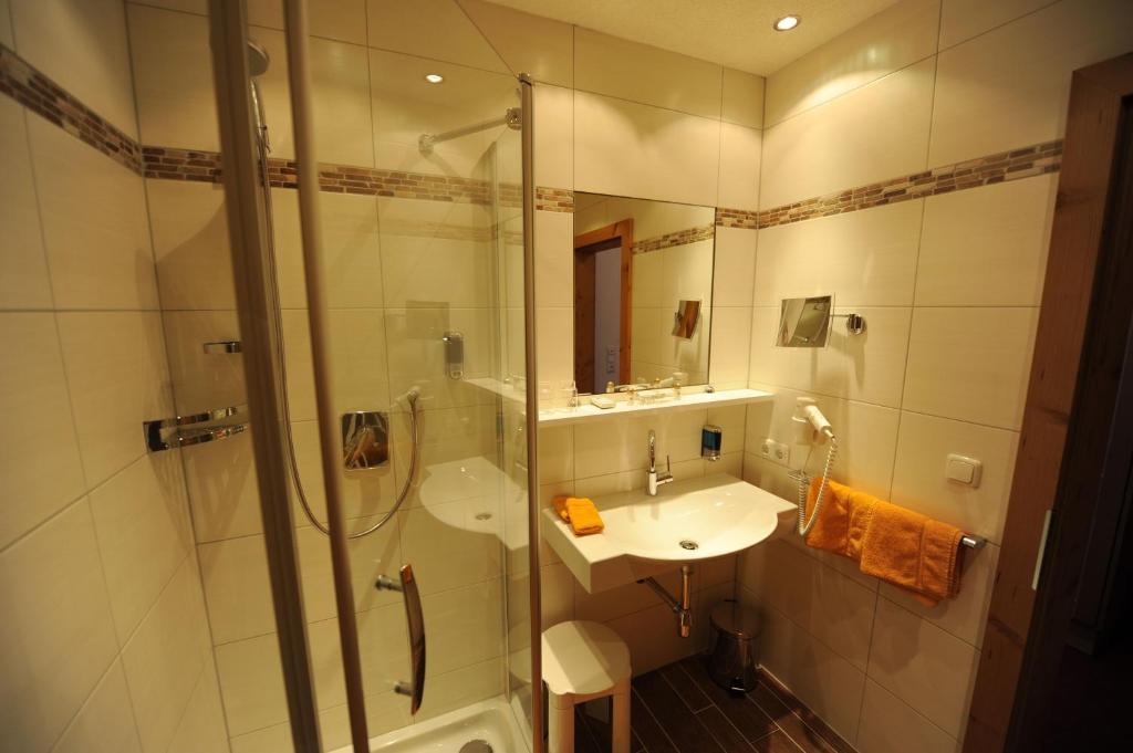 Standard Double Room,40568446:JPEG