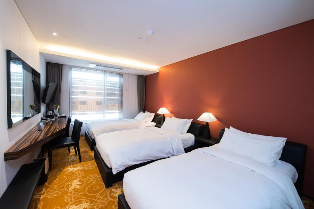 Superior Triple Room