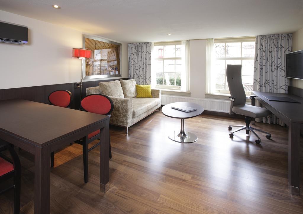 One-Bedroom Apartment,405553509:JPEG