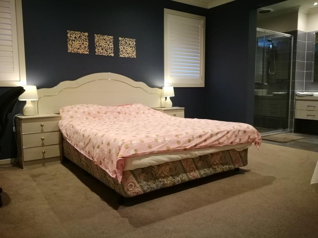 Room 2 - 28 m²
