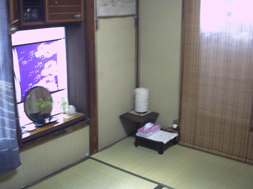 Budget Double Room with Shared Bathroom