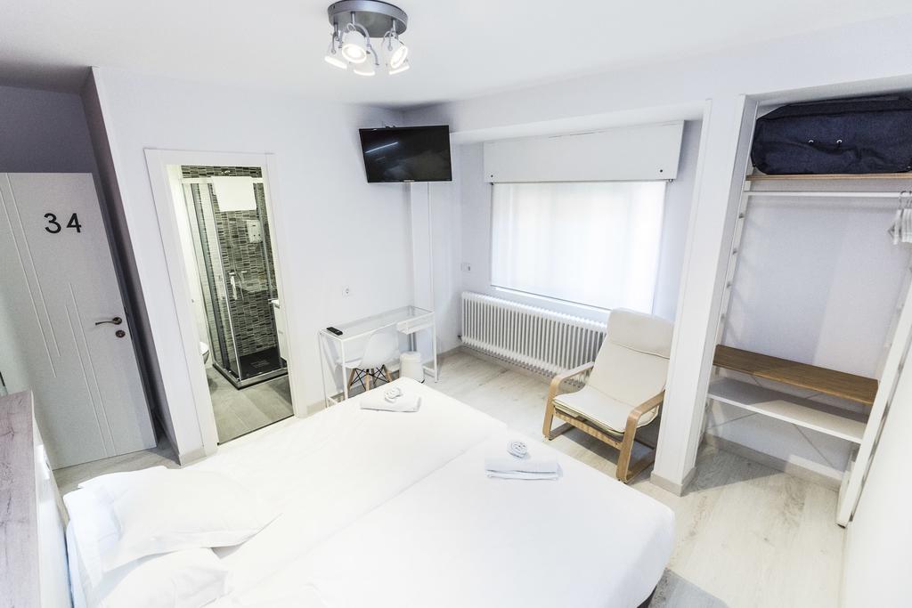Twin Room with Private Bathroom